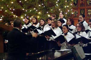Hart House Chorus accompanies the Christmas Carol reading